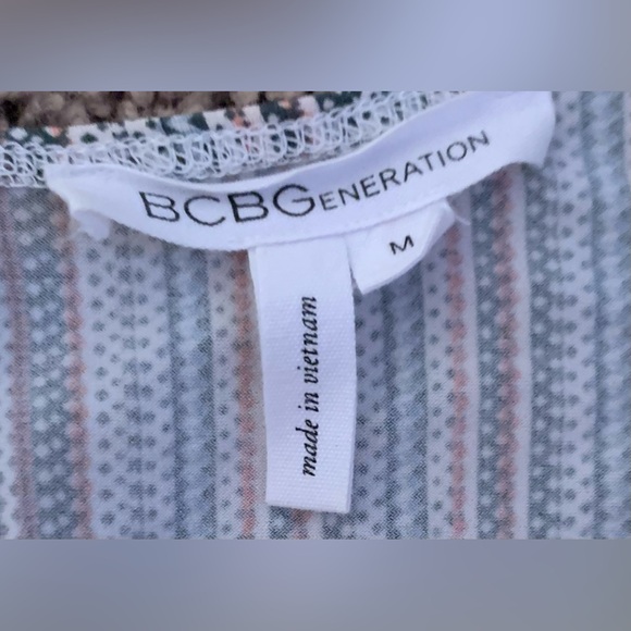 BCBGeneration Patterned Multicolor Romper - Picture 4 of 4